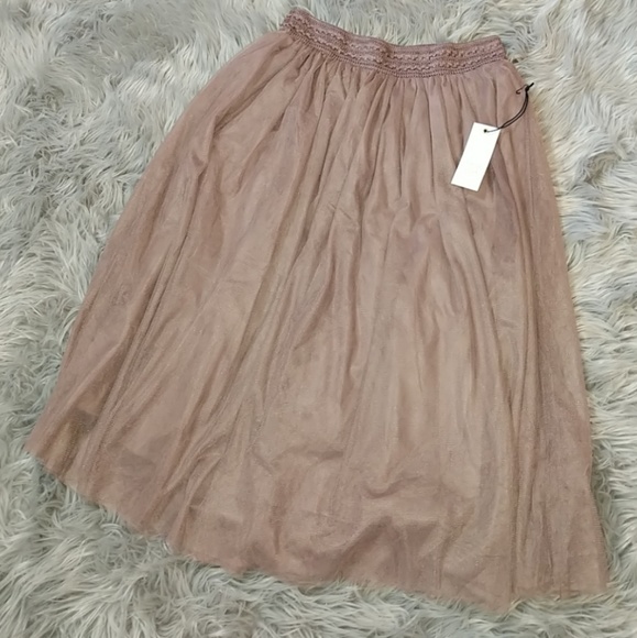 Dresses & Skirts - ✴️NWT boutique tulle raspberry skirt!